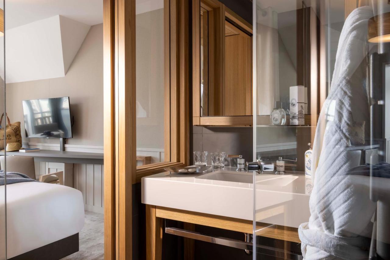 Hotel Les Vikings Льо Кроази Екстериор снимка