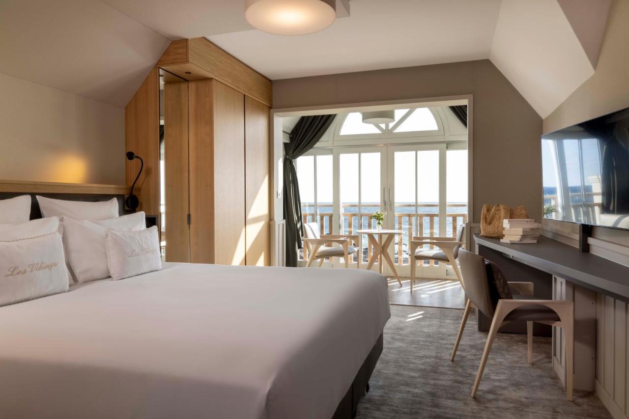 Hotel Les Vikings Льо Кроази Екстериор снимка