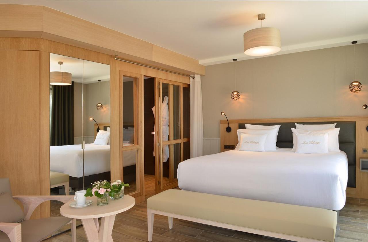Hotel Les Vikings Льо Кроази Екстериор снимка